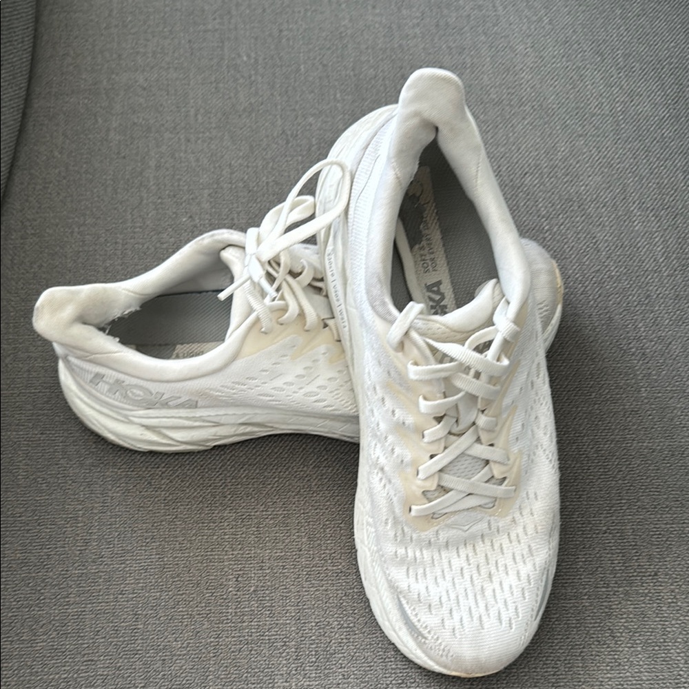 Hoka One One White Athletic Shoes with Breathable Fabric and Low-Top Design